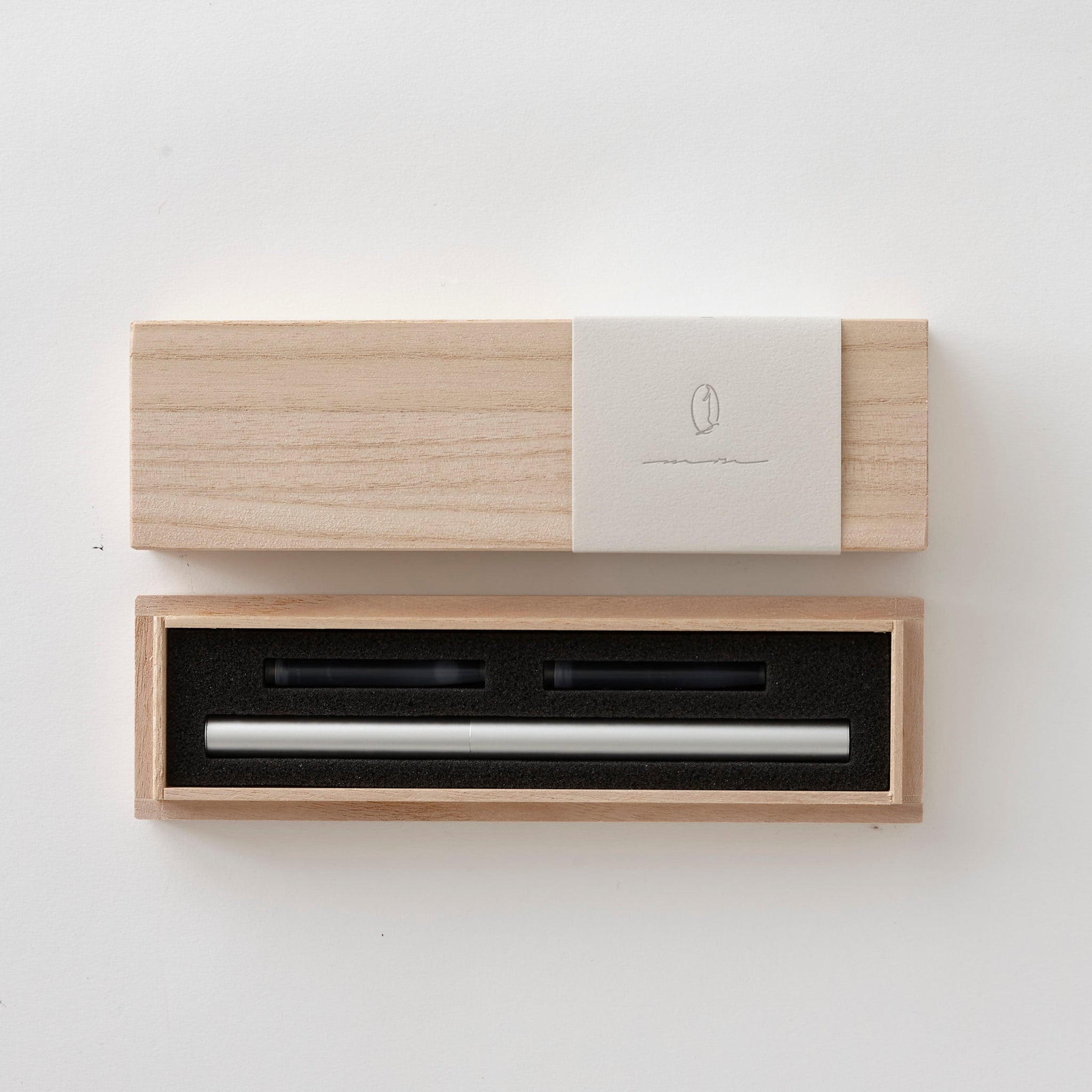 添 綴綴 | 万年筆ペン シルバー 桐箱入 – TAG STATIONERY